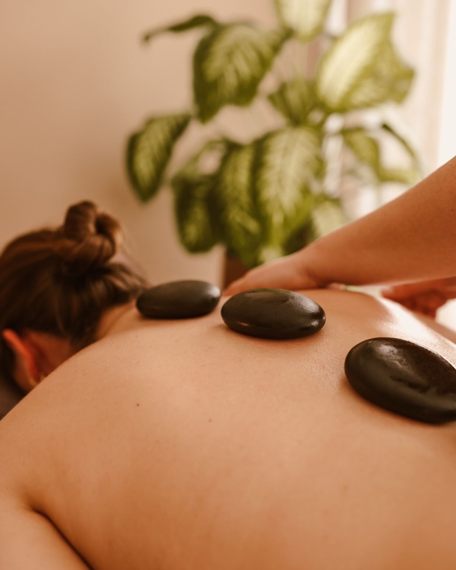 Hot stone massage - Ilse's Sportmassages